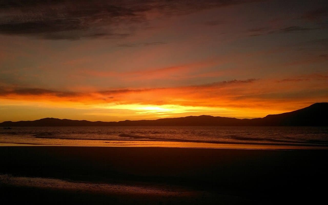 Praia do Forte e Daniela: o norte tranquilo de alto padrão de Florianópolis